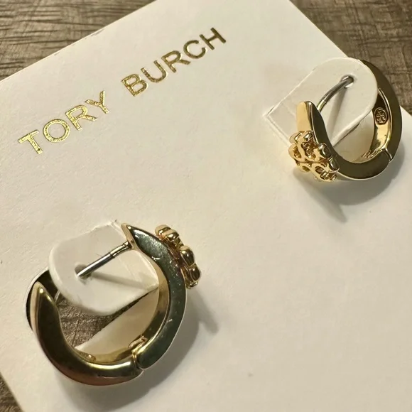 New Auth TORY BURCH ICON HUGGIE EARRINGS in Gold on TB Earring Card - Picture 3 of 12